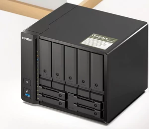 Test QNAP TS-h973AX : 9 baies, 10 GbE, QuTS Hero, il a tout pour plaire